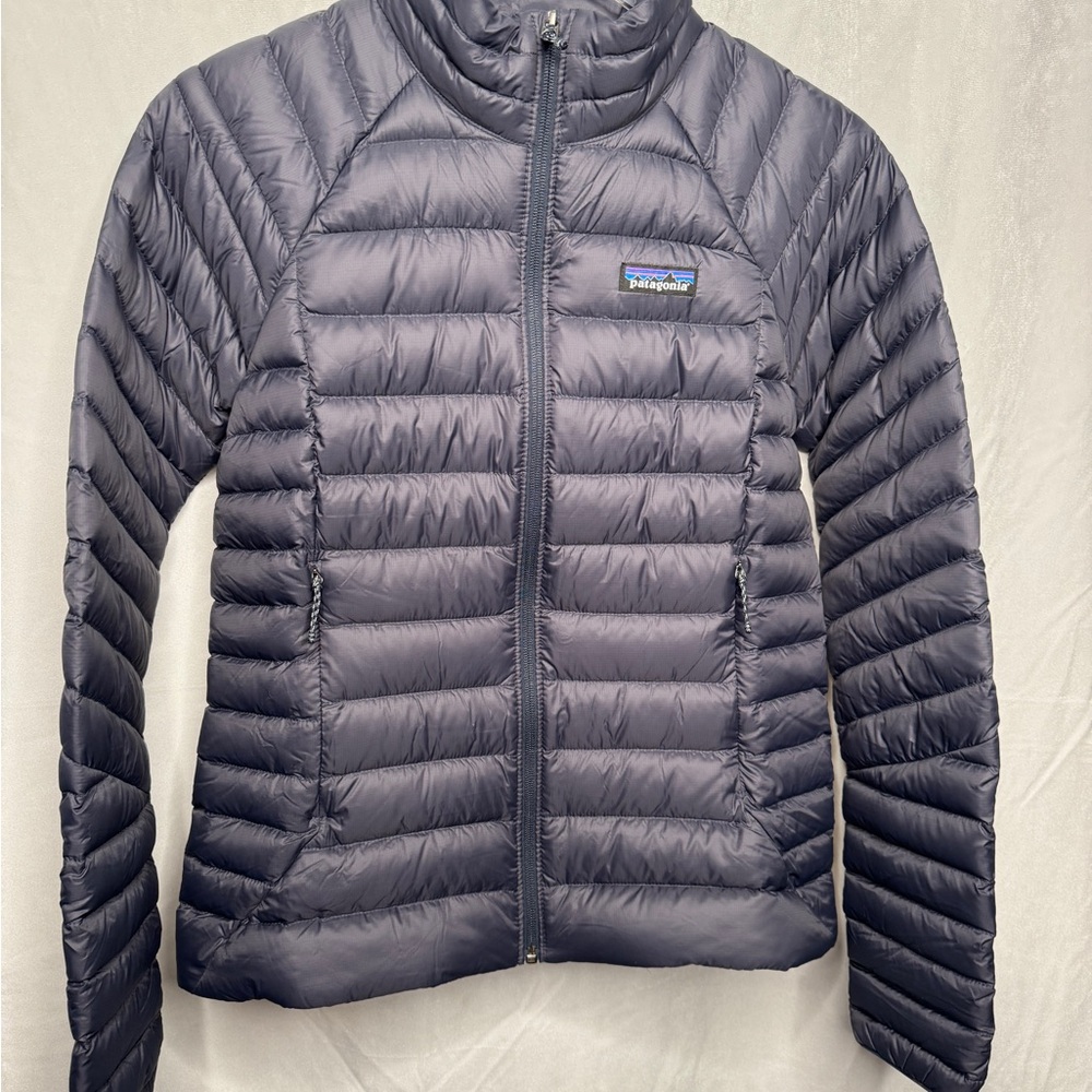 Patagonia Women's Puffer Jacket - Dark Blue - Down Sweater